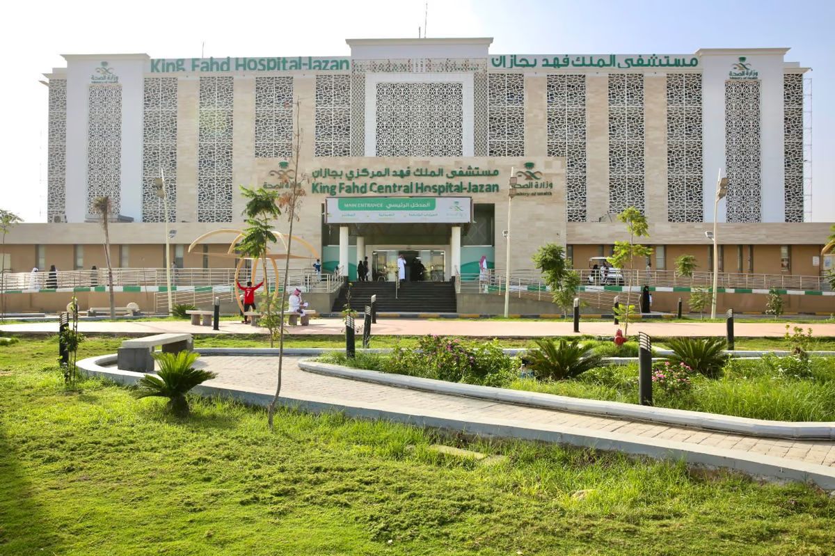 فريق طبي بمستشفى الملك فهد بجازان ينجح في  استخدام التقنيات الحديثة للتحكم بمستوى السكري