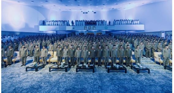الفريق البسامي يشهد تخريج 334 خريجًا من الضباط الجامعيين ودورة بكالوريوس العلوم الأمنية