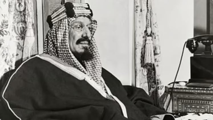 اليوم الوطني 94.. الملك عبد العزيز شخصية استثنائية أبهرت المؤرخين