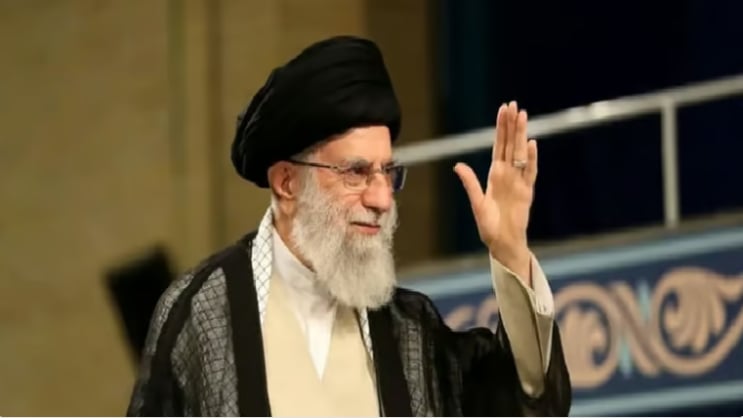 نقل المرشد الإيراني لمكان آمن مع اتخاذ تدابير أمنية مشددة