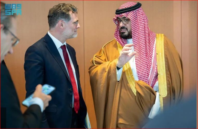 وزير الاقتصاد يبحث سبل تعزيز التعاون مع رئيس ديوان المستشارية الألماني