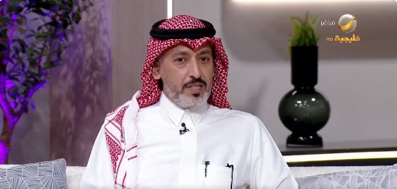 سطام الشملاني.. قصة معلم كرس حياته لصالح الأيتام