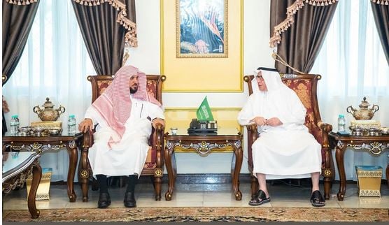 سفير المملكة لدى ماليزيا يستقبل إمام الحرم المكي