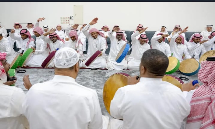 الفنون الشعبية تسجل حضورًا لافتًا في دار عنيزة للفنون الشعبية