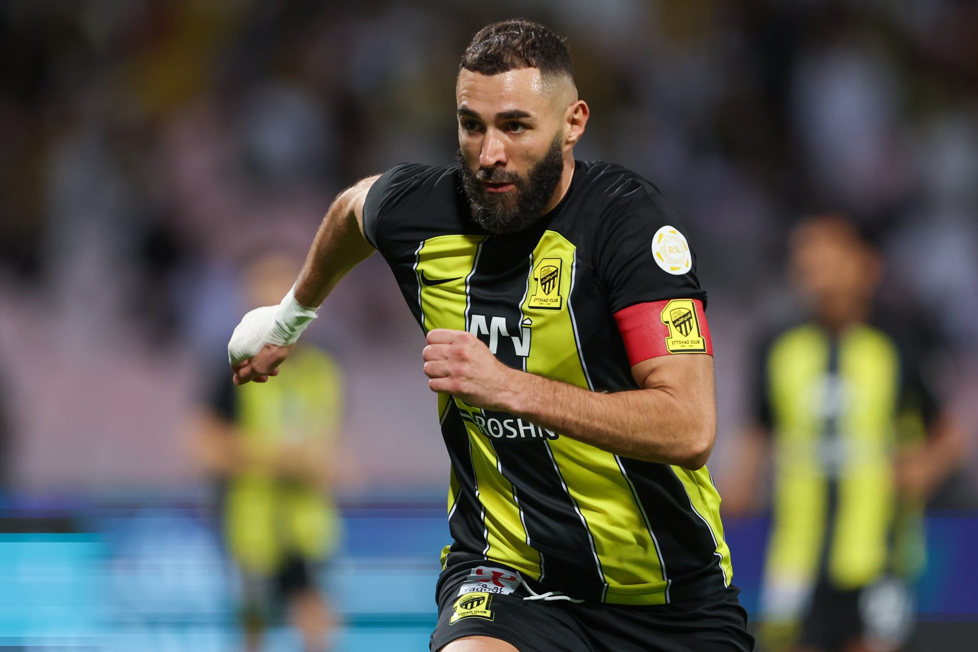 بنزيما يقود هجوم الاتحاد ضد الرياض في دوري روشن