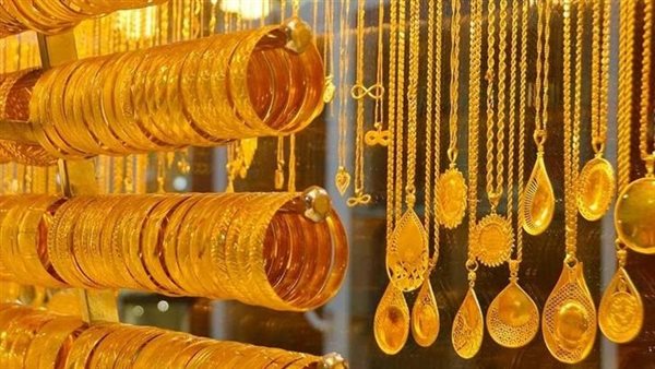 تراجع أسعار الذهب تحت ضغط من قوة الدولار الأمريكي