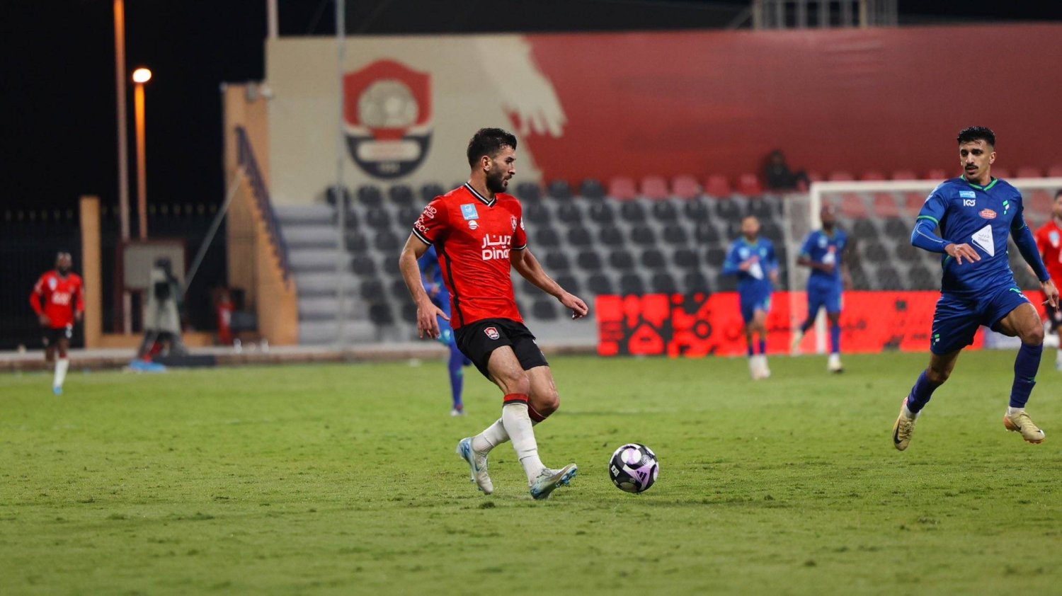 الرائد يعلن إصابة محمد فوزير بقطع في الرباط الصليبي