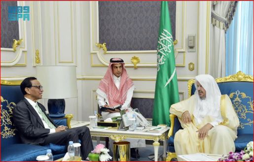 رئيس مجلس الشورى يبحث العلاقات الثنائية مع سفير سريلانكا بالمملكة