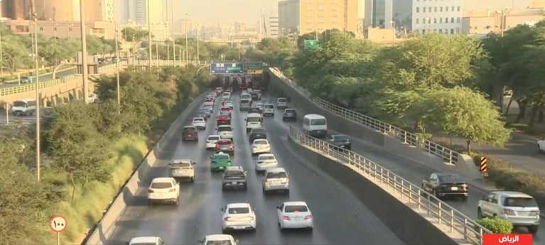 انتظام الحركة المرورية على طريق الملك فهد بالرياض