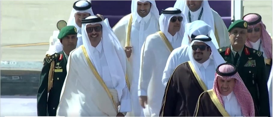 أمير قطر يصل إلى الرياض  للمشاركة في القمة العربية الإسلامية