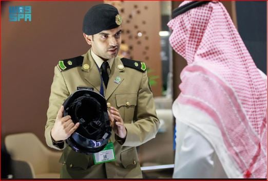 وزارة الداخلية تستعرض خوذة ذكية لتعزيز أمن المنشآت الحيوية في معرض سيتي سكيب العالمي 2024