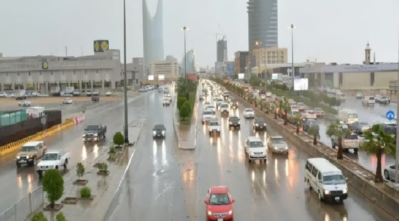 الأرصاد عن طقس الجمعة: أمطار رعدية ورياح نشطة على عدة مناطق