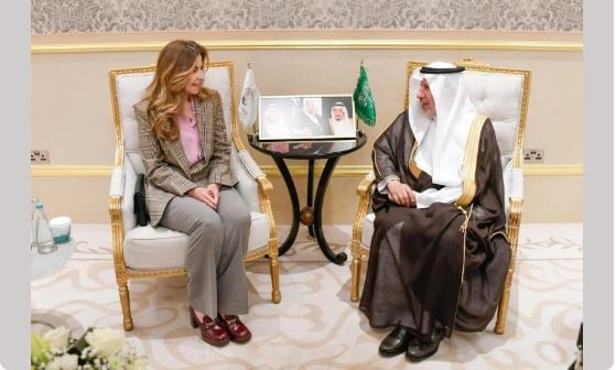   الربيعة يلتقي رئيسة هيئة أمناء مؤسسة ومركز الحسين للسرطان