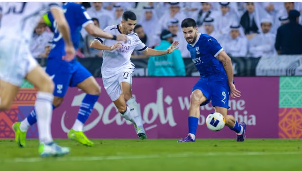 تقارير: الاتحاد الآسيوي يوقف طاقم تحكيم مباراة الهلال والسد