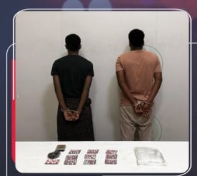 شرطة جدة تقبض على مخالفَين لترويجهما الحشيش  وأقراصًا خاضعة لتنظيم التداول الطبي