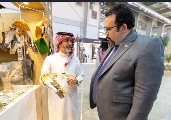 سفير فنزويلا لدى المملكة يزور مهرجان الملك عبدالعزيز للصقور 2024