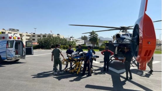 الإسعاف الجوي بالهلال الأحمر بنجران ينقل مصابًا في حادث انقلاب بمركز سلطانة