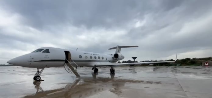 طائرة الإخلاء الطبي السعودي تصل مطار بيروت لنقل توأم سيامي سوري للمملكة