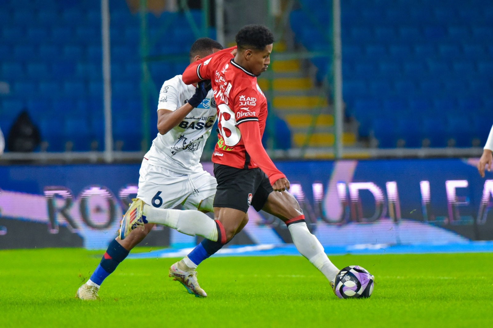 دوري روشن.. الخلود يفوز على الاتفاق وضمك يتخطى الرائد