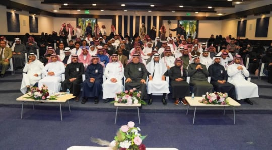 رئيس جامعة الملك فيصل يدشن مبادرة "مشروع إبداعات"