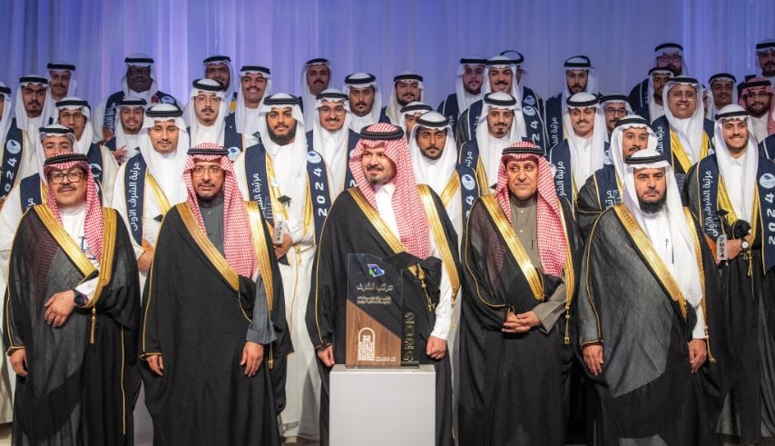 أمير المدينة المنورة يرعى حفل تخرّج 650 طالبًا من كليات ومعاهد الهيئة الملكية بينبع 