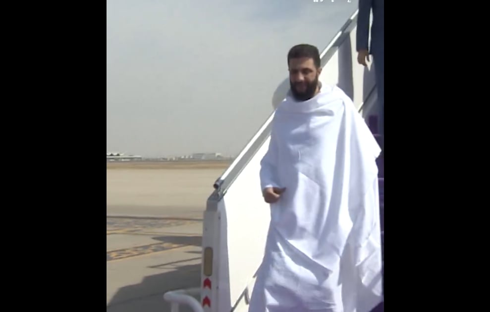 الرئيس السوري يصل جدة ويتجه إلى مكة لأداء العمرة  
