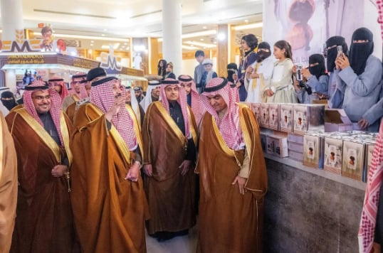 أمير القصيم يزور مهرجان الكليجا الـ16 ببريدة ويعرب عن فخره  بتميزه ونجاحه
