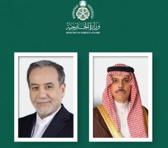 وزير الخارجية يبحث آخر التطورات في المنطقة مع نظيره الإيراني
