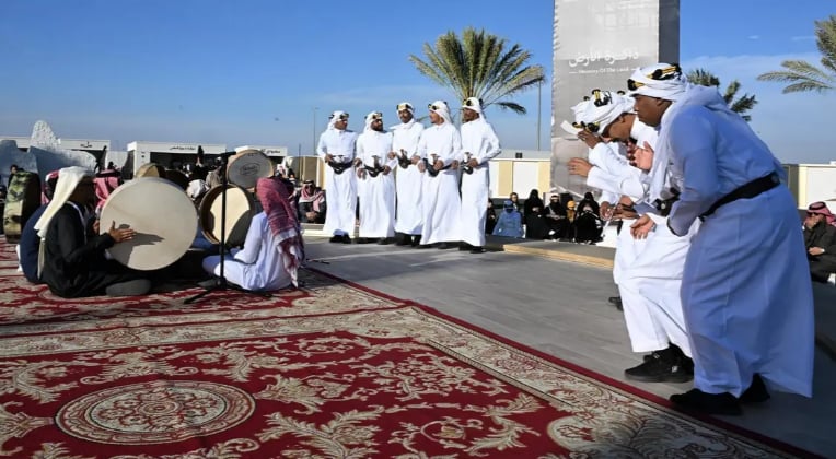 ألوان العرضة واللعب تنعشان الحاضرين في احتفالات يوم التأسيس بأبها