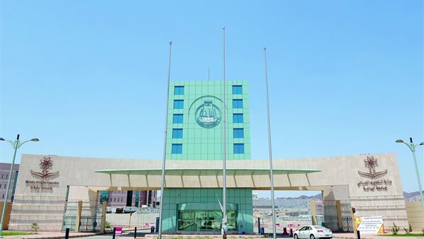 اتفاقية لإنشاء معمل Fab Lab عالي الذكاء في جامعة الباحة 
