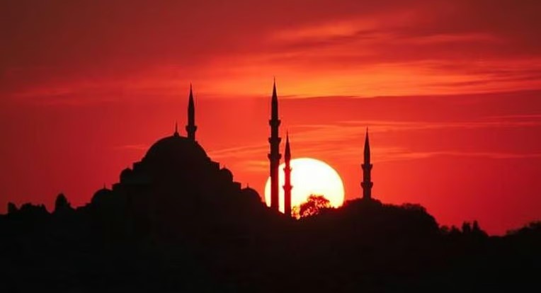 موعد أذان المغرب اليوم الأحد 2 رمضان 1446 في المملكة