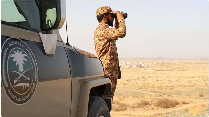 القبض على شخص بالمنطقة الشرقية لترويجه مادة الميثامفيتامين المخدر (الشبو)