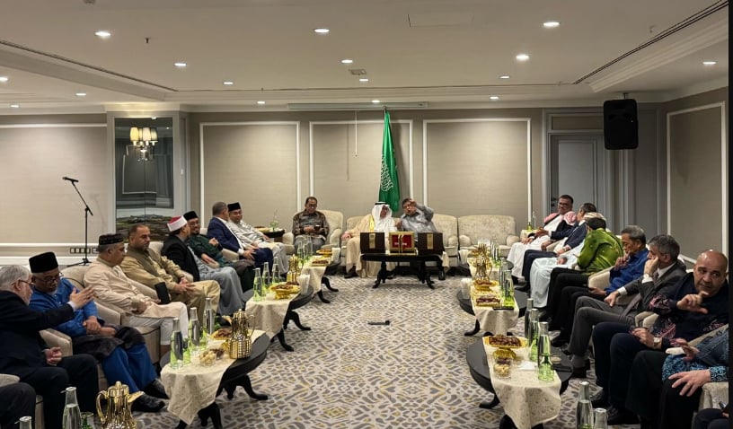 سفير خادم الحرمين الشريفين لدى ماليزيا يقيم مأدبة إفطار رمضانية