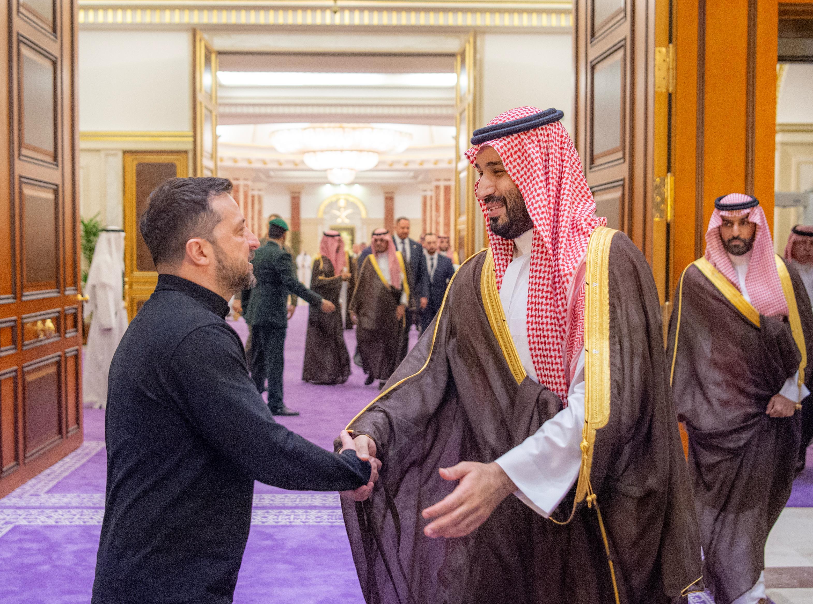 في بيان مشترك.. المملكة وأوكرانيا تشيدان بمتانة الروابط الاقتصادية وترحبان بإعادة مجلس الأعمال المشترك