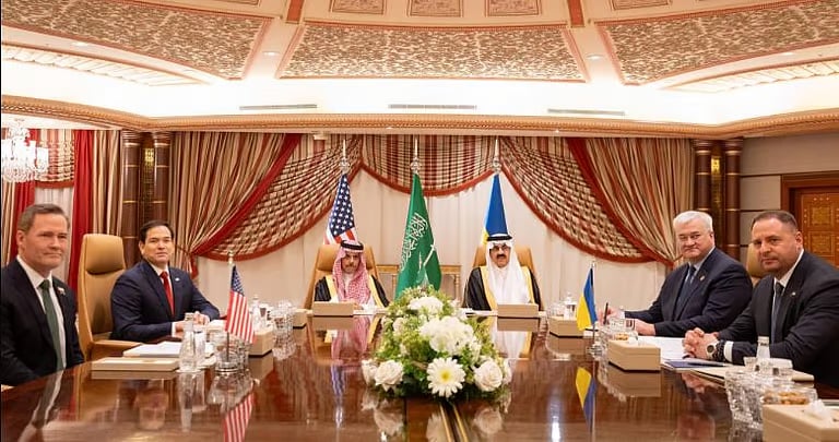 الكويت ترحّب باستضافة المملكة محادثات بين الولايات المتحدة الأمريكية وأوكرانيا