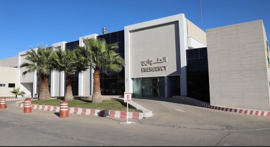 مستشفى الملك خالد بالمجمعة ينقذ حياة مريض بفضل تقنية الأكسجة الغشائية خارج الجسم