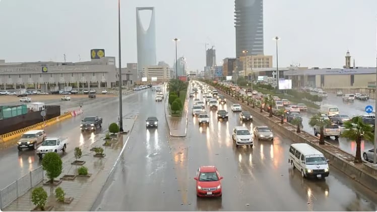 طقس أول أيام العيد.. أمطار رعدية على 7 مناطق بالمملكة