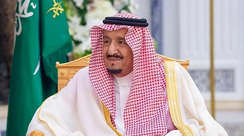 خادم الحرمين مهنئا  بعيد الفطر :  نسأل الله أن يعم الأمن والسلام أمتنا الإسلامية والعالم أجمع