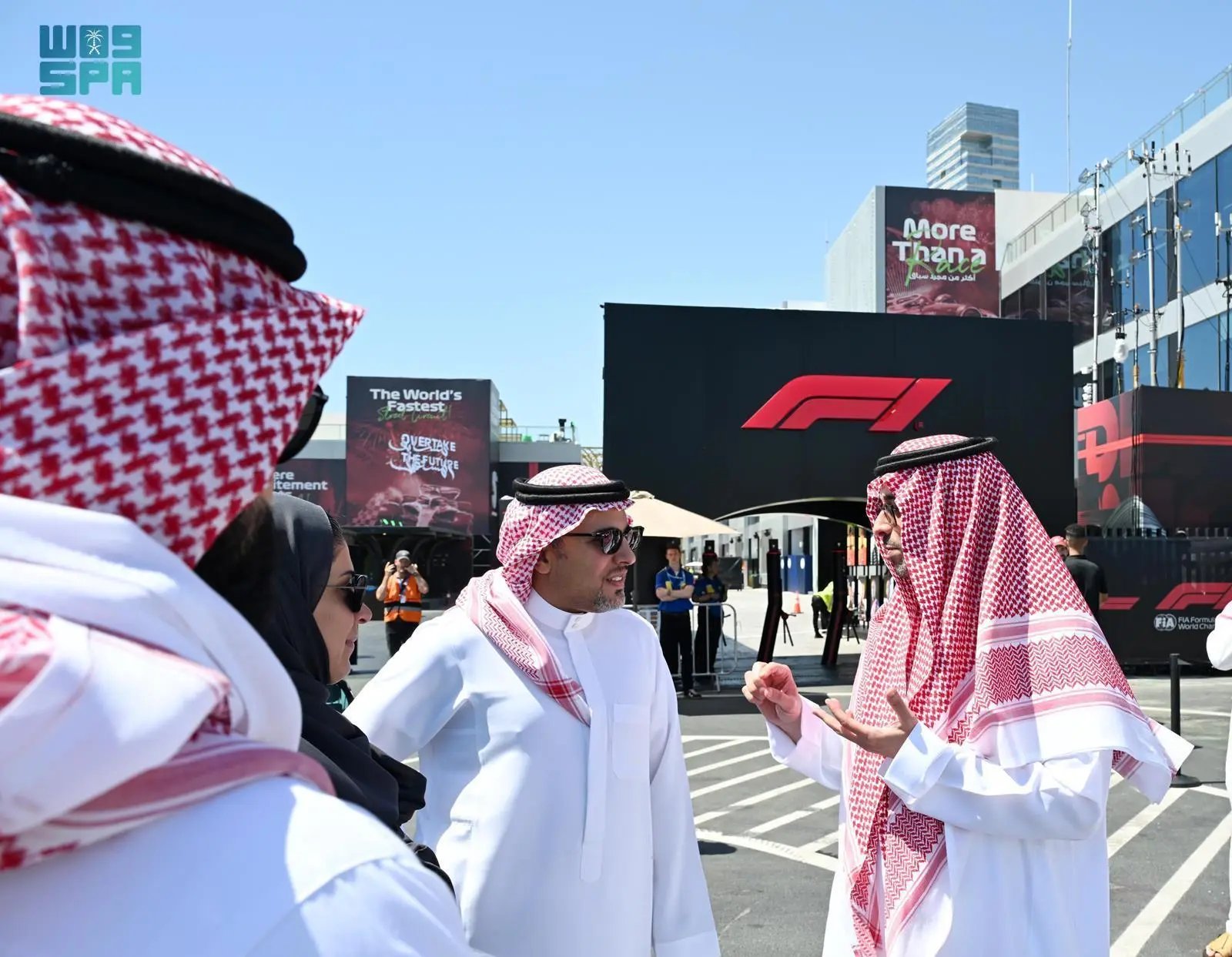 محافظ جدة يتفقد حلبة كورنيش جدة استعدادًا لسباق جائزة السعودية الكبرى stc للفورمولا1