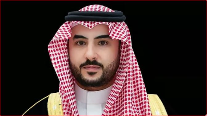 وزير الدفاع يصل العاصمة الإيرانية طهران في زيارة رسمية