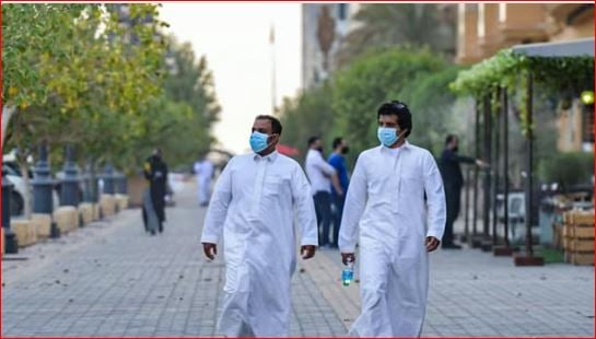 استشاري ينصح مرضى الحساسية بارتداء الكمامة في المنزل أثناء موجات الغبار
