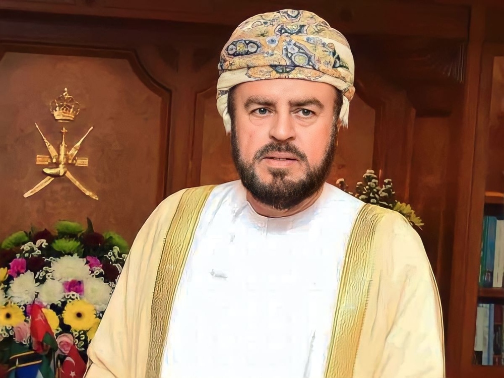 الممثل الخاص لسلطان عمان يصل الرياض لحضور القمة «الخليجية _ الأمريكية»