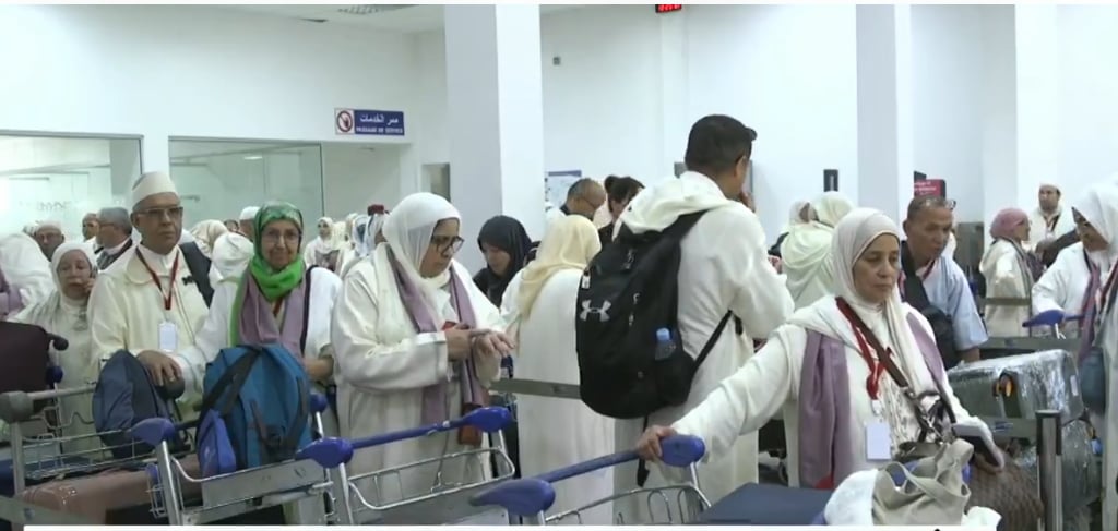 مشاعر الفرح تغمر حجاجا مغاربة في أولى رحلاتهم لأداء فريضة الحج من مطار الرباط