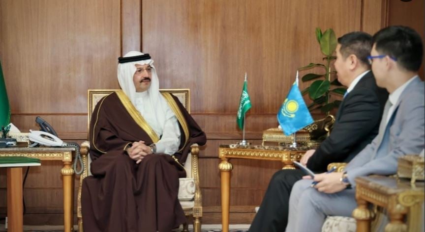 أمير منطقة عسير يستقبل سفير جمهورية كازاخستان 