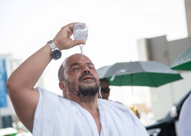 4 نصائح لتجنب الإجهاد الحراري أثناء الحج.. وهذه أبرز أعراضه 