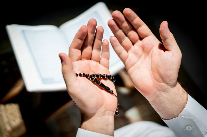 دعاء استقبال عيد الأضحى 1446.. «اللَّهمَّ اكفني بِحلالِكَ عن حرامِكَ وأغنِني بِفَضلِكَ عَمن سواكَ»