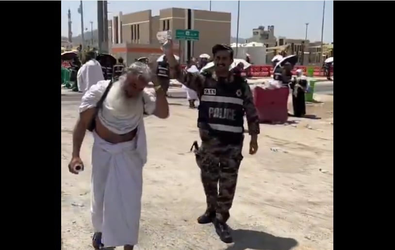رجال الأمن يخففون حرارة مشعر عرفات على الحجاج بجهود إنسانية لافتة