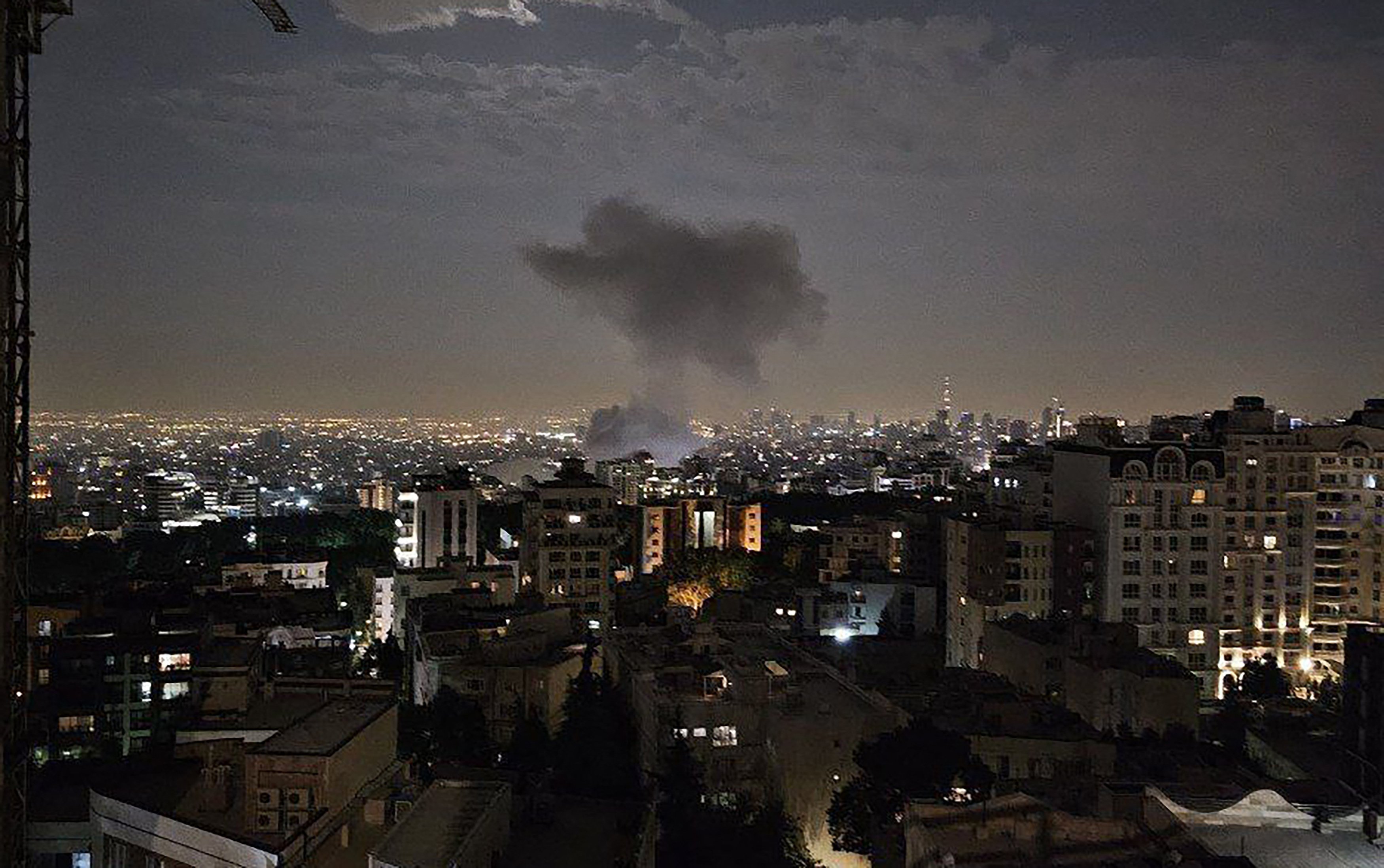 دوي انفجارات جديدة في شمال غرب إيران 
