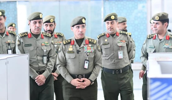 «المربع» يتفقد جوازات مطار الأمير محمد بن عبدالعزيز الدولي بالمدينة المنورة