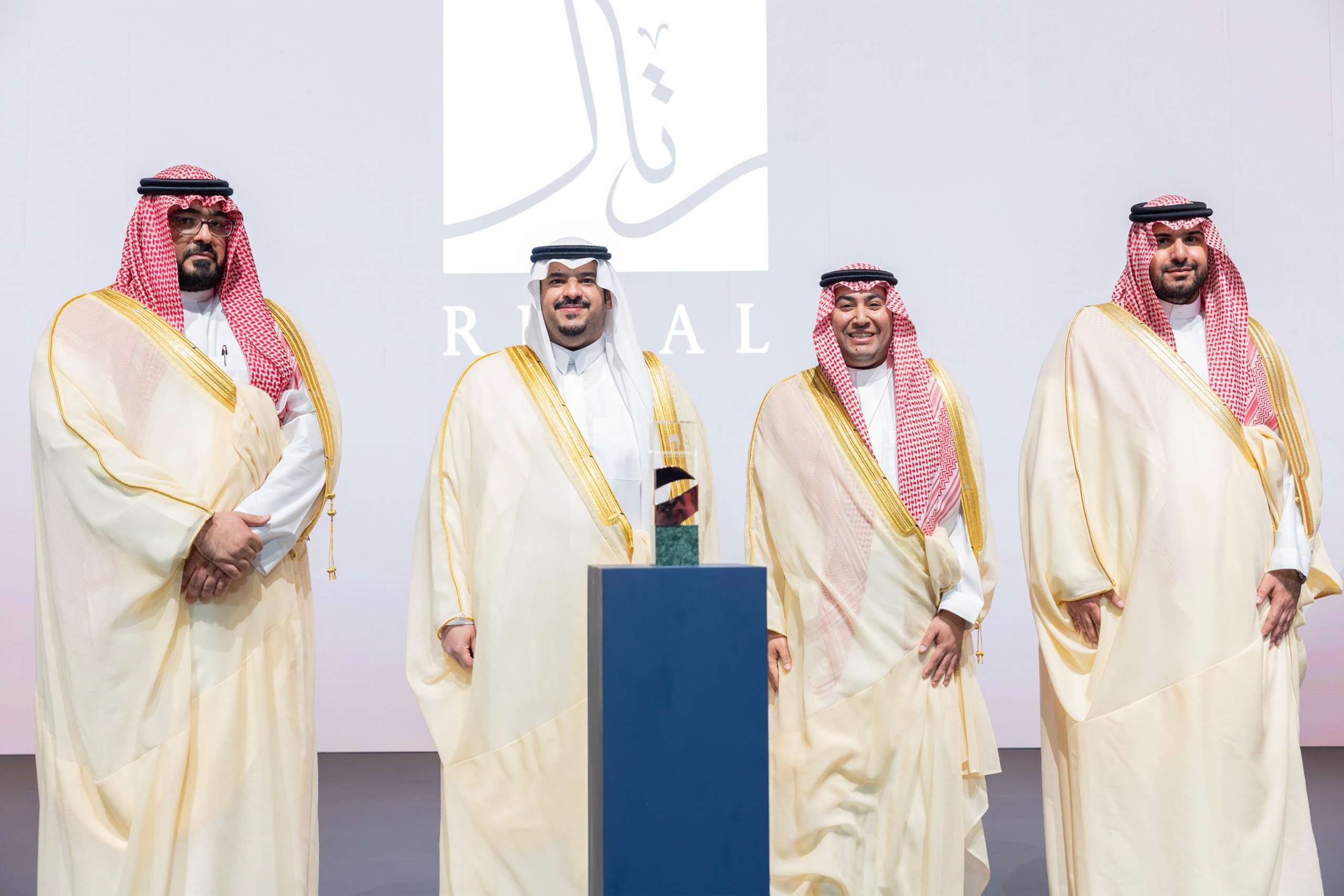 تتويجًا لنجاحاتها وإنجازاتها.. «رتال للتطوير العمراني» تفوز بجائزة الملك عبدالعزيز للجودة



